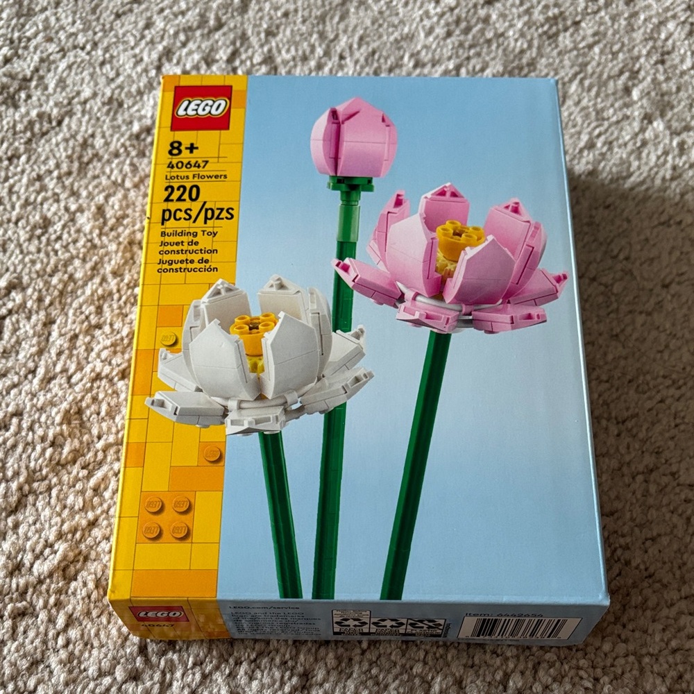 LEGO Floral Creation Set with Pink and White NIB
